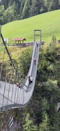 Auf der Br&uuml;cke